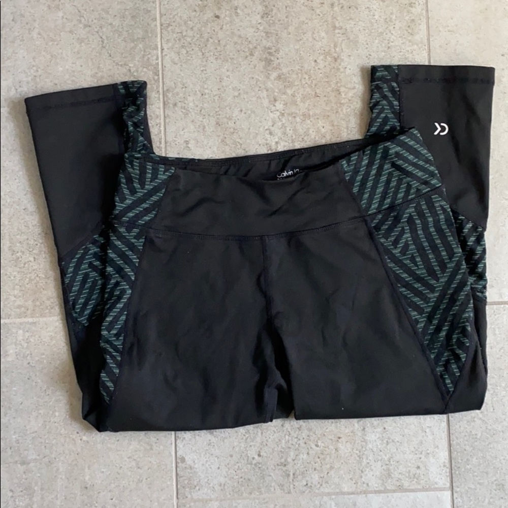 Calvin Klein capris size M